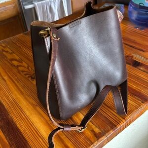 Butterfly bucket bag cognac